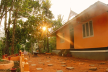 Cả làng cùng nhau đổi đời làm nghề Youtuber cho dễ kiếm tiền