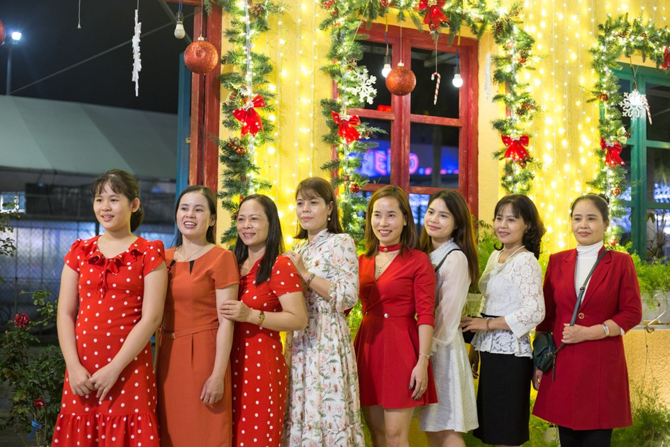 Người Đà Nẵng rộn ràng đi chơi Noel - 2 Người Đà Nẵng rộn ràng đi chơi Noel - 2