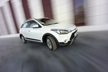 “Phát sốt” với i20 Active chuẩn bị ra mắt tại Việt Nam