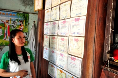 Ước mơ trở thành chiến sĩ công an của nữ sinh nghèo đạt 27 điểm khối C