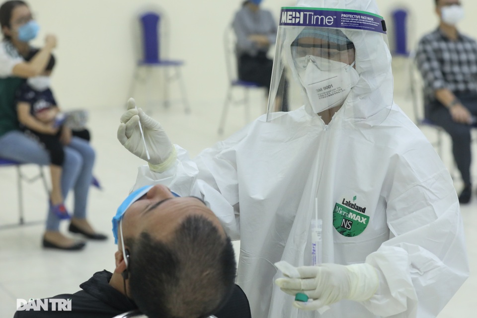 Xem chuyên gia bắt virus SARS-CoV-2 như thế nào? - 3 Xem chuyên gia bắt virus SARS-CoV-2 như thế nào? - 3