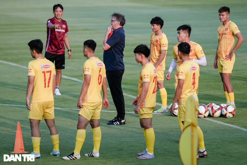 U22 Việt Nam có thêm lực lượng, bắt đầu rèn chiến thuật - 10 U22 Việt Nam có thêm lực lượng, bắt đầu rèn chiến thuật - 10