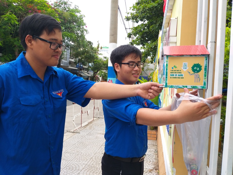 “Ngôi nhà của pin” - Cách thu gom pin cũ của các bạn trẻ ở Đà Nẵng - 2 “Ngôi nhà của pin” - Cách thu gom pin cũ của các bạn trẻ ở Đà Nẵng - 2