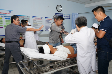 Vô hiệu hóa nhóm 20 côn đồ truy sát nhau trong bệnh viện