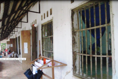 Hàng trăm trẻ vẫn phải học trong ngôi trường ô nhiễm thuốc trừ sâu