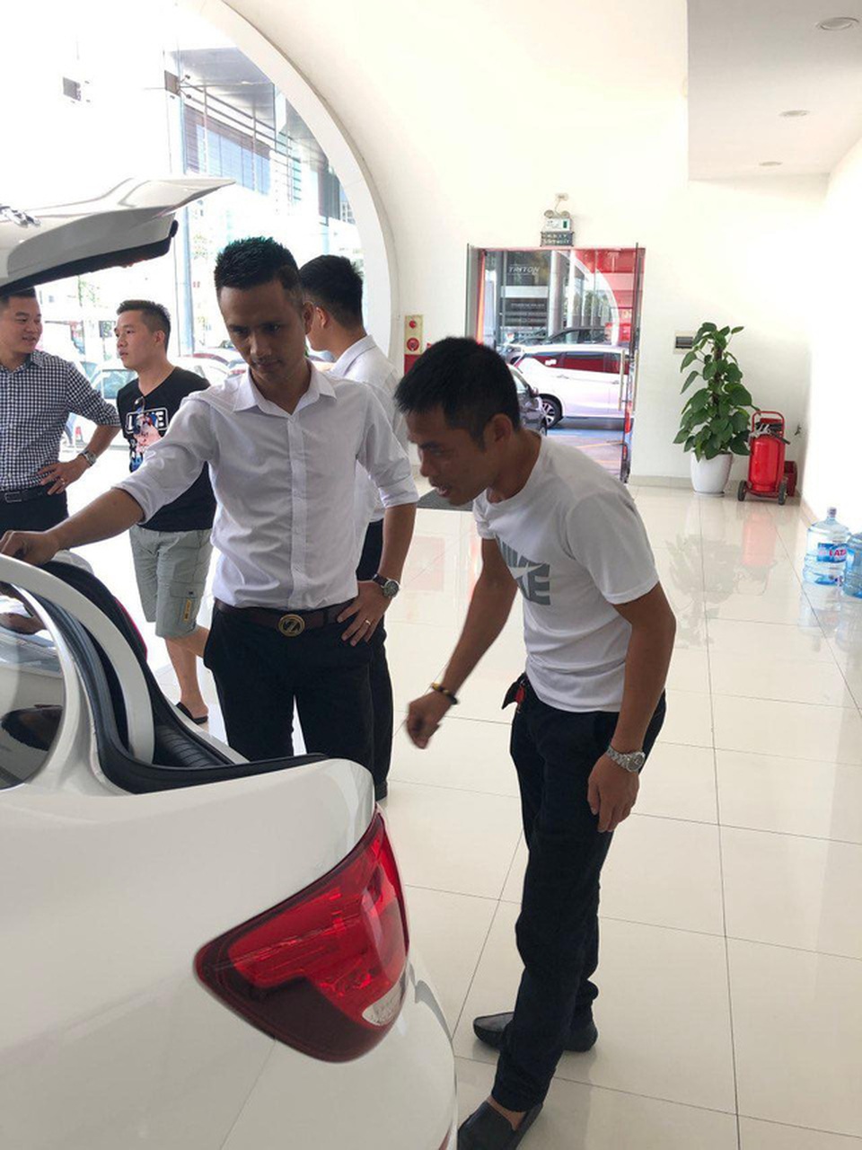 Thị trường ô tô sau giảm 50% phí trước bạ: Tan băng nhưng lại tăng giá - 2 Thị trường ô tô sau giảm 50% phí trước bạ: Tan băng nhưng lại tăng giá - 2