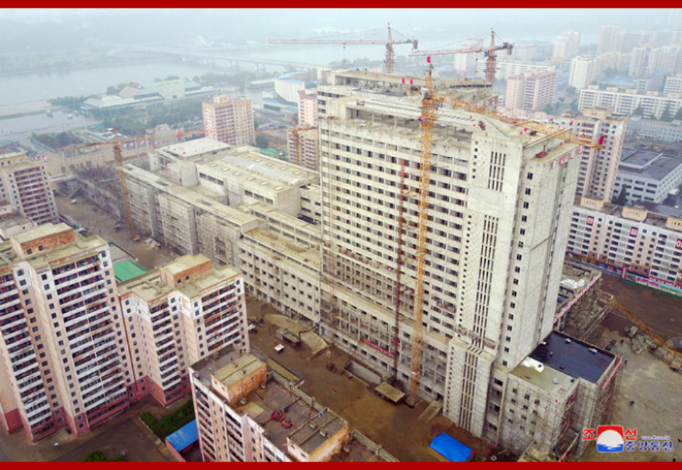 Thị sát công trình trọng điểm, ông Kim Jong-un khiển trách gay gắt cấp dưới - 7 Thị sát công trình trọng điểm, ông Kim Jong-un khiển trách gay gắt cấp dưới - 7