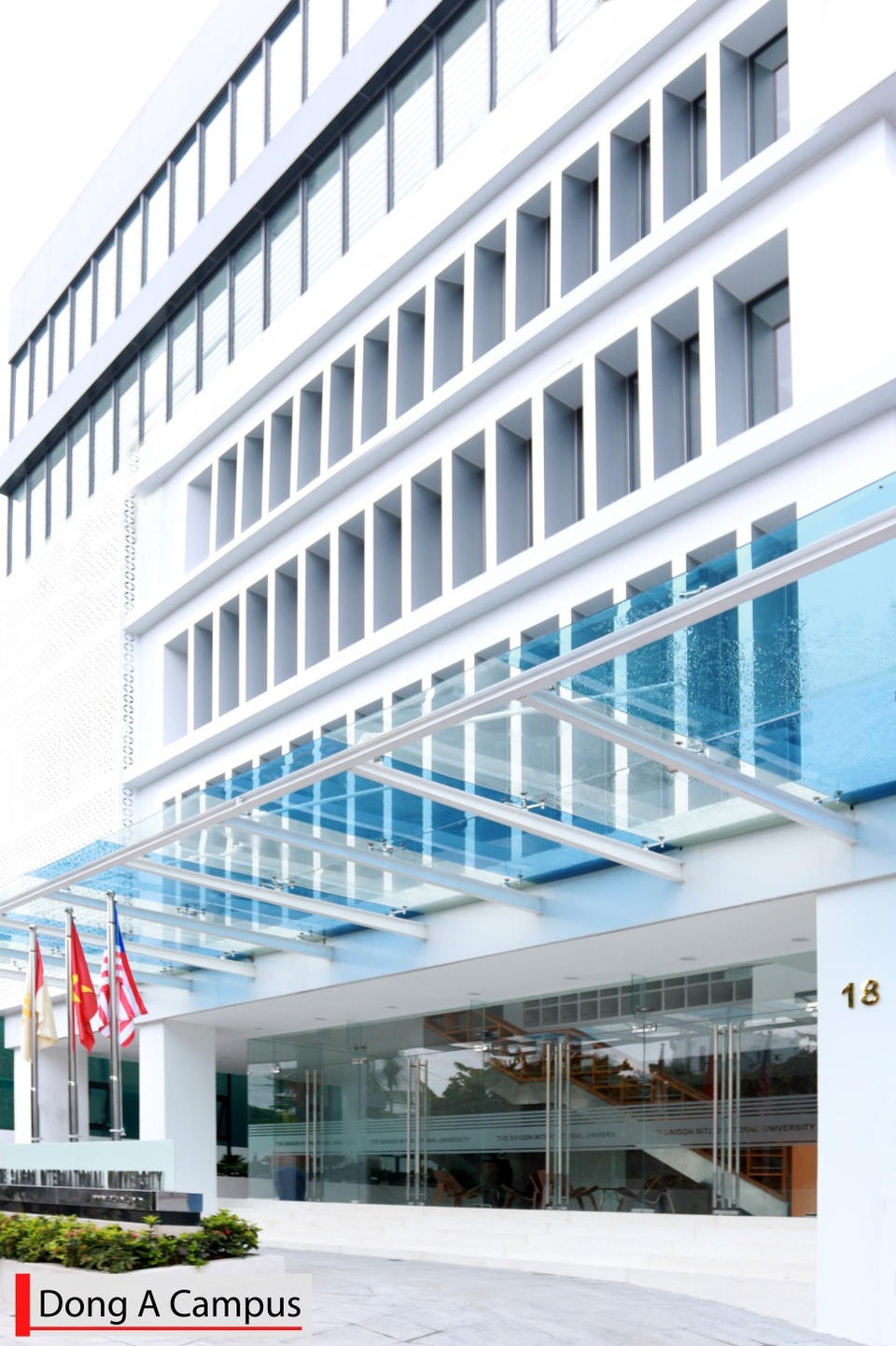 Trường đại học đầu tiên ở Việt Nam đạt kiểm định của IACBE - 1 Trường đại học đầu tiên ở Việt Nam đạt kiểm định của IACBE - 1