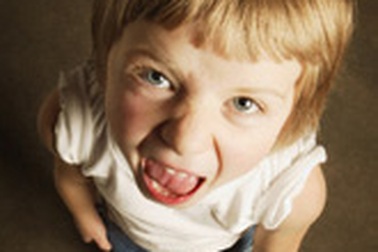 Vì đâu con bất hiếu? 