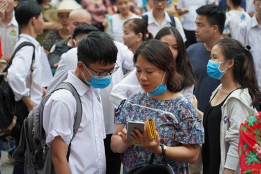 Chi tiền tỷ thu hút giáo sư về dạy ở trường THPT chuyên: Không phù hợp!