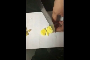 Trứng gà đốt cháy