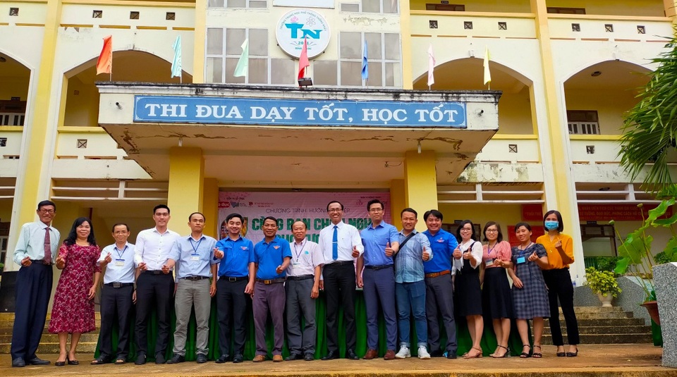 Bình Phước: Tư vấn 15.000 học sinh THPT hướng ra nghề nghiệp - 2 Bình Phước: Tư vấn 15.000 học sinh THPT hướng ra nghề nghiệp - 2