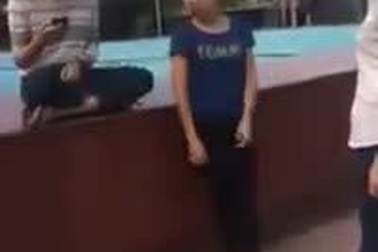 Xôn xao clip nữ sinh đánh nhau