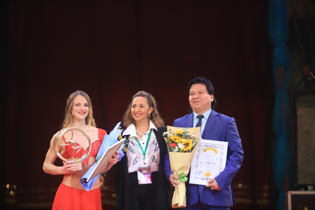 Việt Nam đoạt 3 Huy chương Vàng tại Liên hoan Xiếc quốc tế 2022 - 3 Việt Nam đoạt 3 Huy chương Vàng tại Liên hoan Xiếc quốc tế 2022 - 3