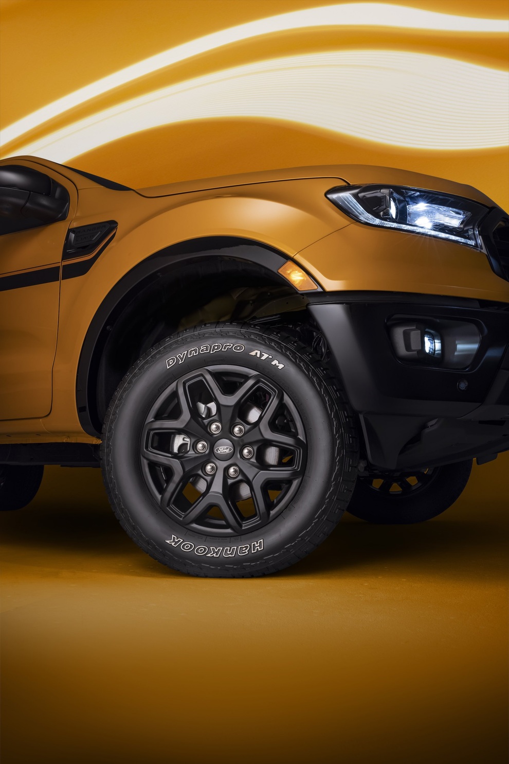 Ford Ranger có thêm phiên bản Splash màu cam rực rỡ - 8 Ford Ranger có thêm phiên bản Splash màu cam rực rỡ - 8