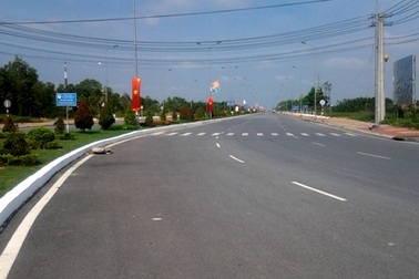 Đại lộ Võ Nguyên Giáp nối đôi bờ “con đường lúa gạo Hậu Giang”