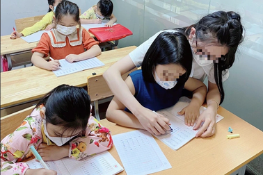 Ép luyện viết chữ đẹp có phải là tạo thêm gánh năng cho con trẻ?