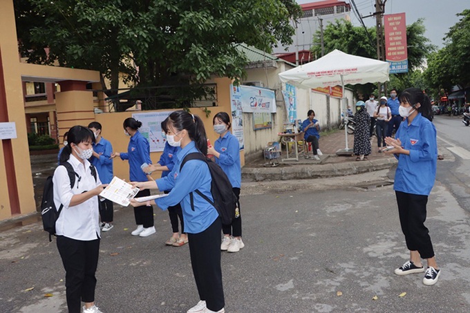 Trường Cao đẳng nghề Kỹ thuật công nghệ “Tiếp sức mùa thi” - Ảnh 3.