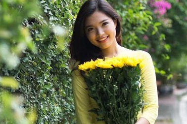 Dịu dàng sắc vàng tà áo dài Hoa khôi Sinh viên Hà Nội