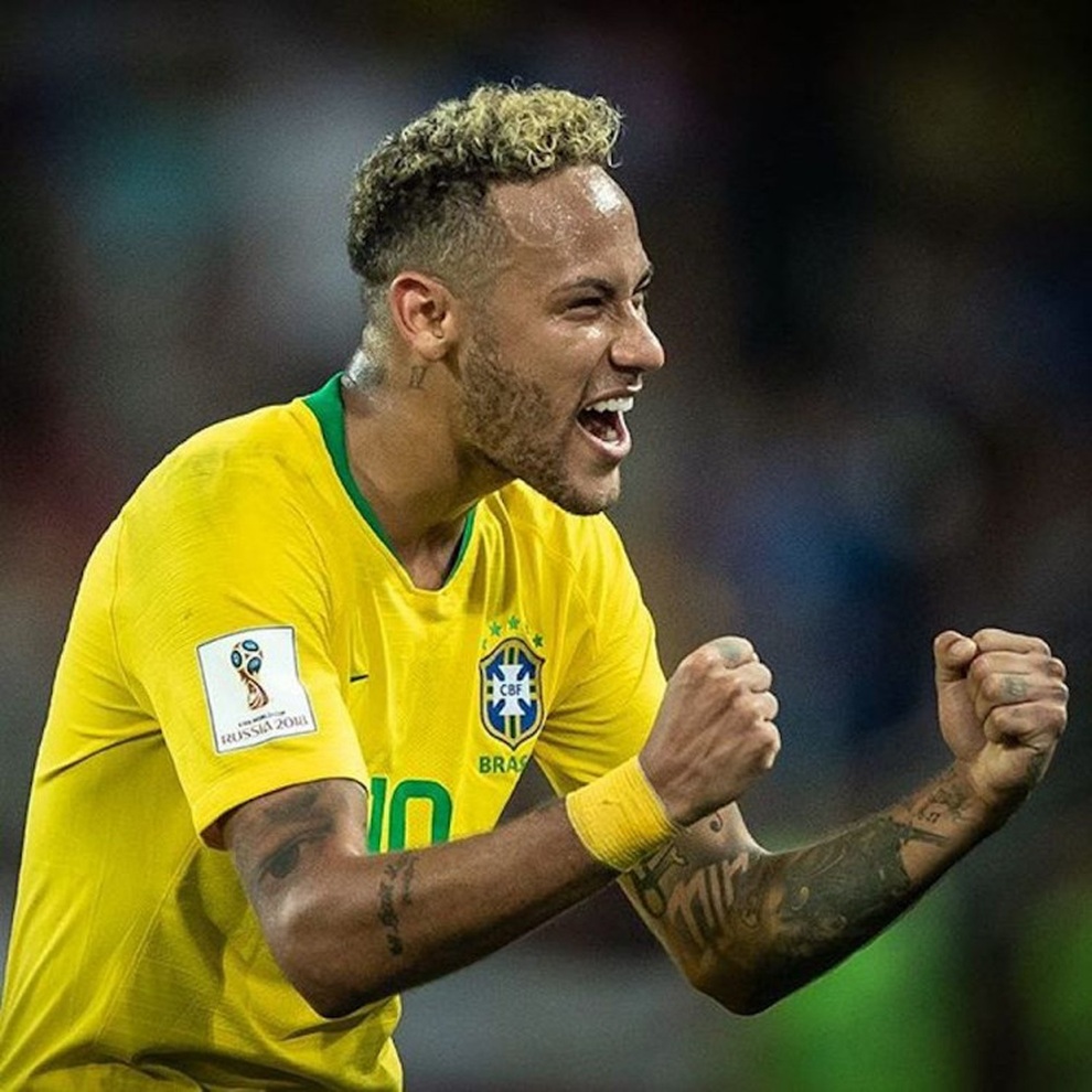 Neymar gây sốt với kiểu tóc mới sau thất bại ở chung kết Copa America - 3 Neymar gây sốt với kiểu tóc mới sau thất bại ở chung kết Copa America - 3