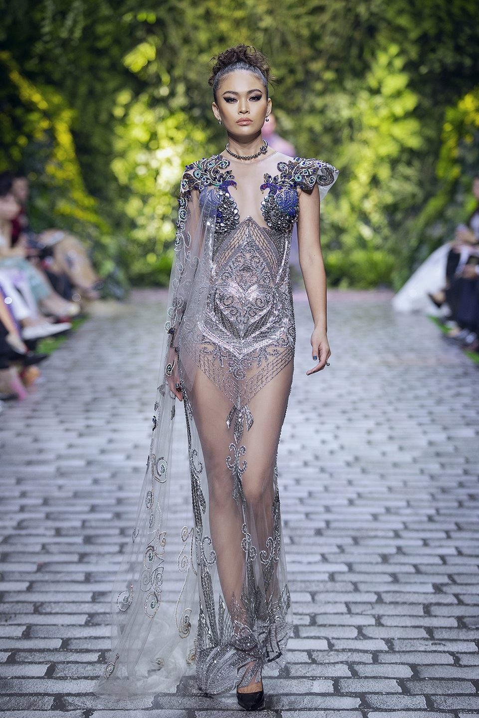 Nữ hoàng Bolero Lệ Quyên làm người mẫu cùng dàn Hoa hậu, Á hậu đình đám - 10 Nữ hoàng Bolero Lệ Quyên làm người mẫu cùng dàn Hoa hậu, Á hậu đình đám - 10