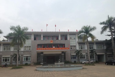 Chủ tịch thị xã xin rút kinh nghiệm vụ tiếp nhận 19 giáo viên