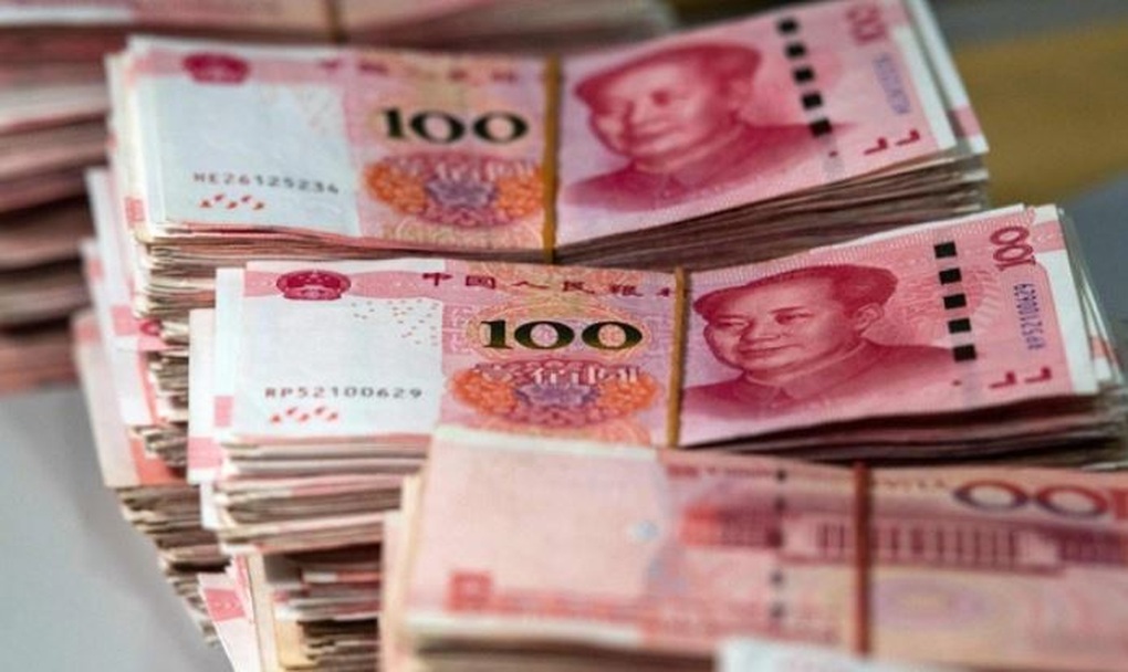 Nam tài xế ném 200.000 USD ra ngoài cửa sổ, mọi người đổ xô nhặt - 3 Nam tài xế ném 200.000 USD ra ngoài cửa sổ, mọi người đổ xô nhặt - 3