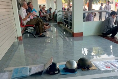 Chấm dứt tình trạng "đặt gạch xí chỗ" làm thủ tục hành chính