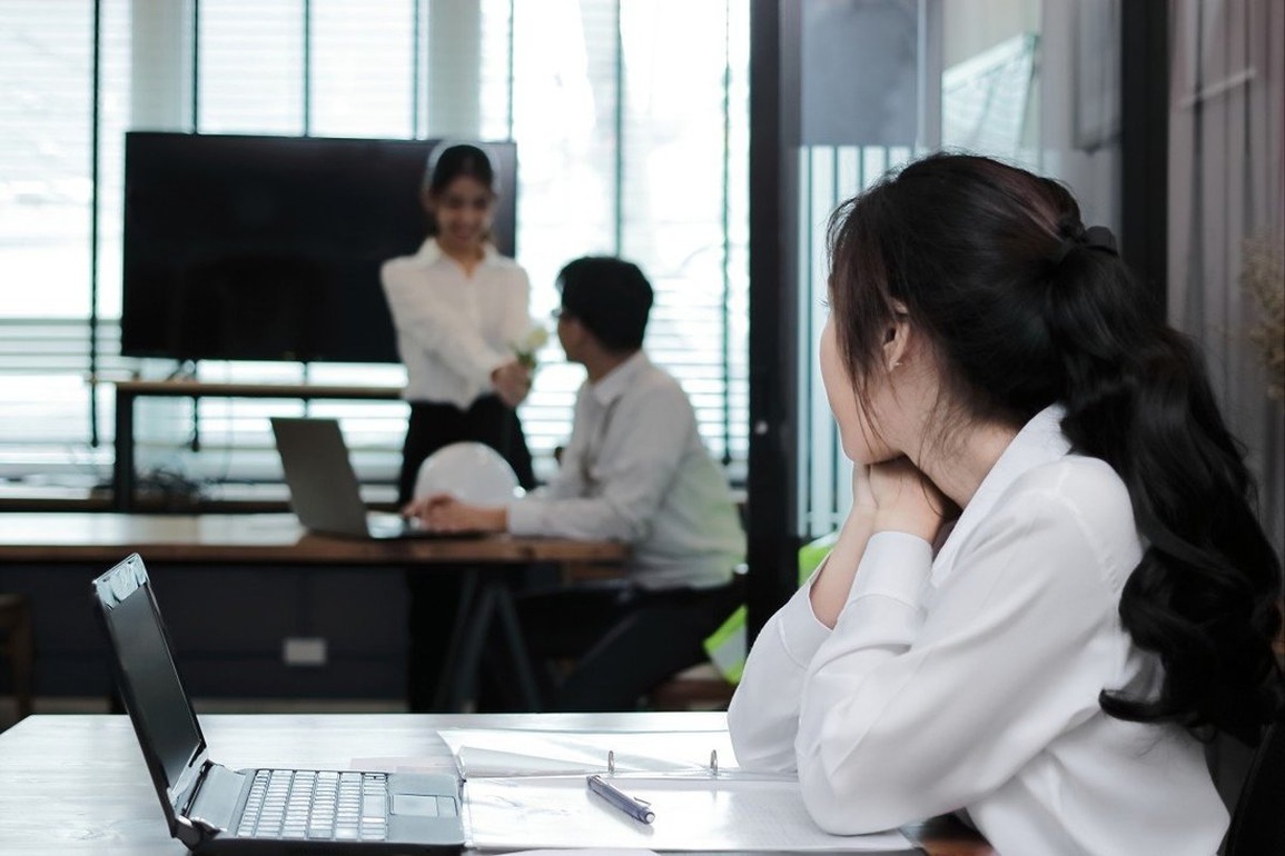 Người Nhật thoáng hơn với tình công sở - 1 Người Nhật thoáng hơn với tình công sở - 1