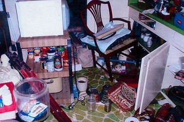 Vụ nô lệ tình dục chấn động Mỹ: Nhà thủ phạm giống "ổ lợn"