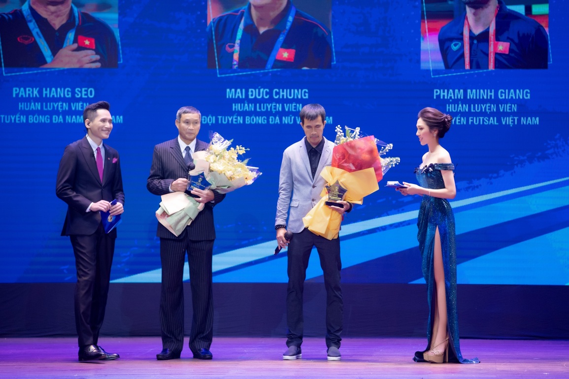 Tiết lộ danh tính nữ MC VTV xinh đẹp dẫn Gala trao giải Quả bóng vàng 2021 - 2 Tiết lộ danh tính nữ MC VTV xinh đẹp dẫn Gala trao giải Quả bóng vàng 2021 - 2