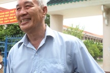 Ông lão 70 tuổi ba lần “lều chõng” đi thi