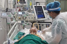 2 bệnh nhân Covid-19 nguy kịch "vượt cửa tử" sau nhiều tuần chạy ECMO
