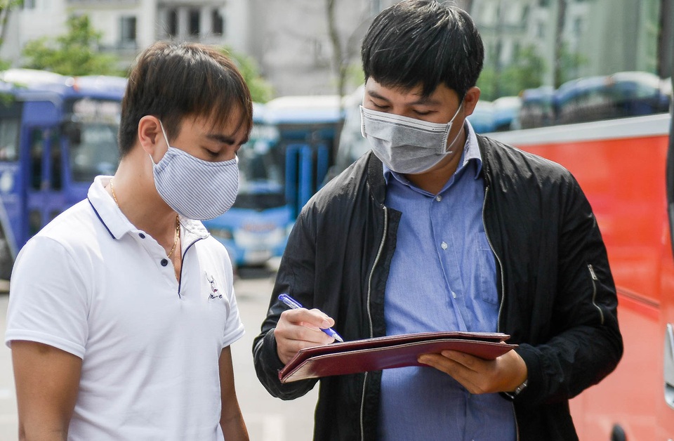 Hà Nội: Đi xe khách khai báo y tế ra sao? - 1 Hà Nội: Đi xe khách khai báo y tế ra sao? - 1