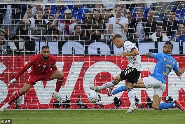 Đội tuyển Anh thảm bại trước Hungary, Đức thắng đậm Italy - 4