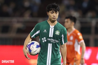 Công Phượng và CLB Bình Phước lỡ vé V-League: Tiền không phải điều kiện đủ