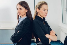 Nhà có bà chị dâu thích bóc phốt