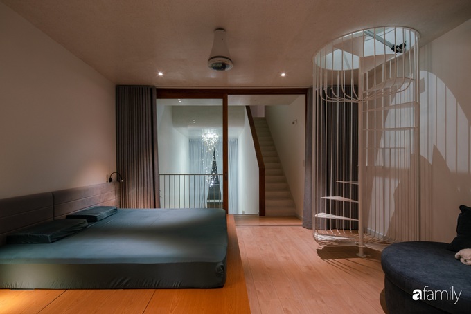 Ngôi nhà 90m2 màu trắng chỉ có bóng nắng và cây xanh ở quận 7, TP. HCM - Ảnh 13. Ngôi nhà 90m2 màu trắng chỉ có bóng nắng và cây xanh ở quận 7, TP. HCM - Ảnh 13.