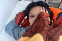 Nữ sinh Lâm Đồng bị bạn đánh phải chuyển viện đến TPHCM điều trị