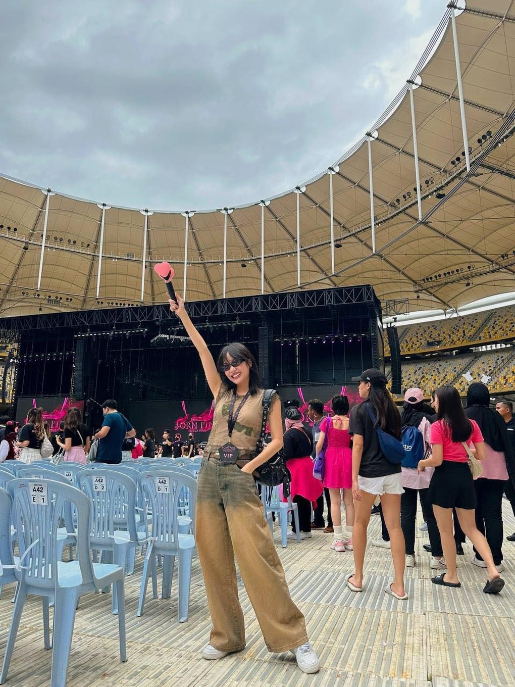 Diện đồ sành điệu như sao Việt khi đi xem show Blackpink - 6 Diện đồ sành điệu như sao Việt khi đi xem show Blackpink - 6