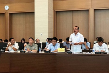 “Người trẻ mà vẫn có tài sản khủng, trơ trơ thách thức dư luận”