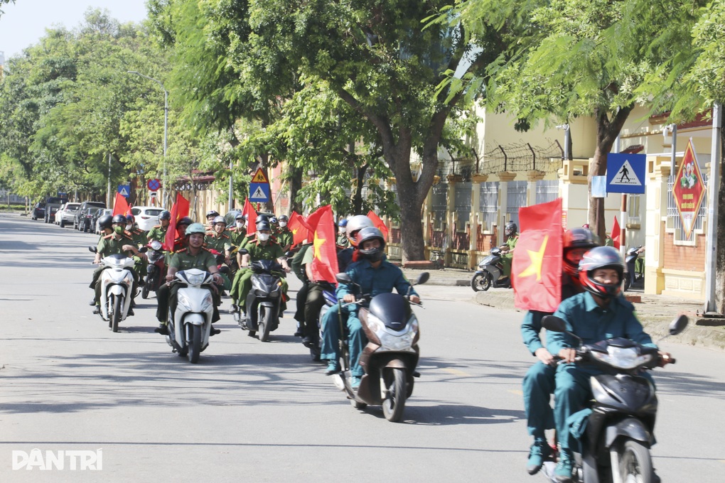 Phát động ngày hội thanh niên quân đội với văn hóa giao thông - 5 Phát động ngày hội thanh niên quân đội với văn hóa giao thông - 5