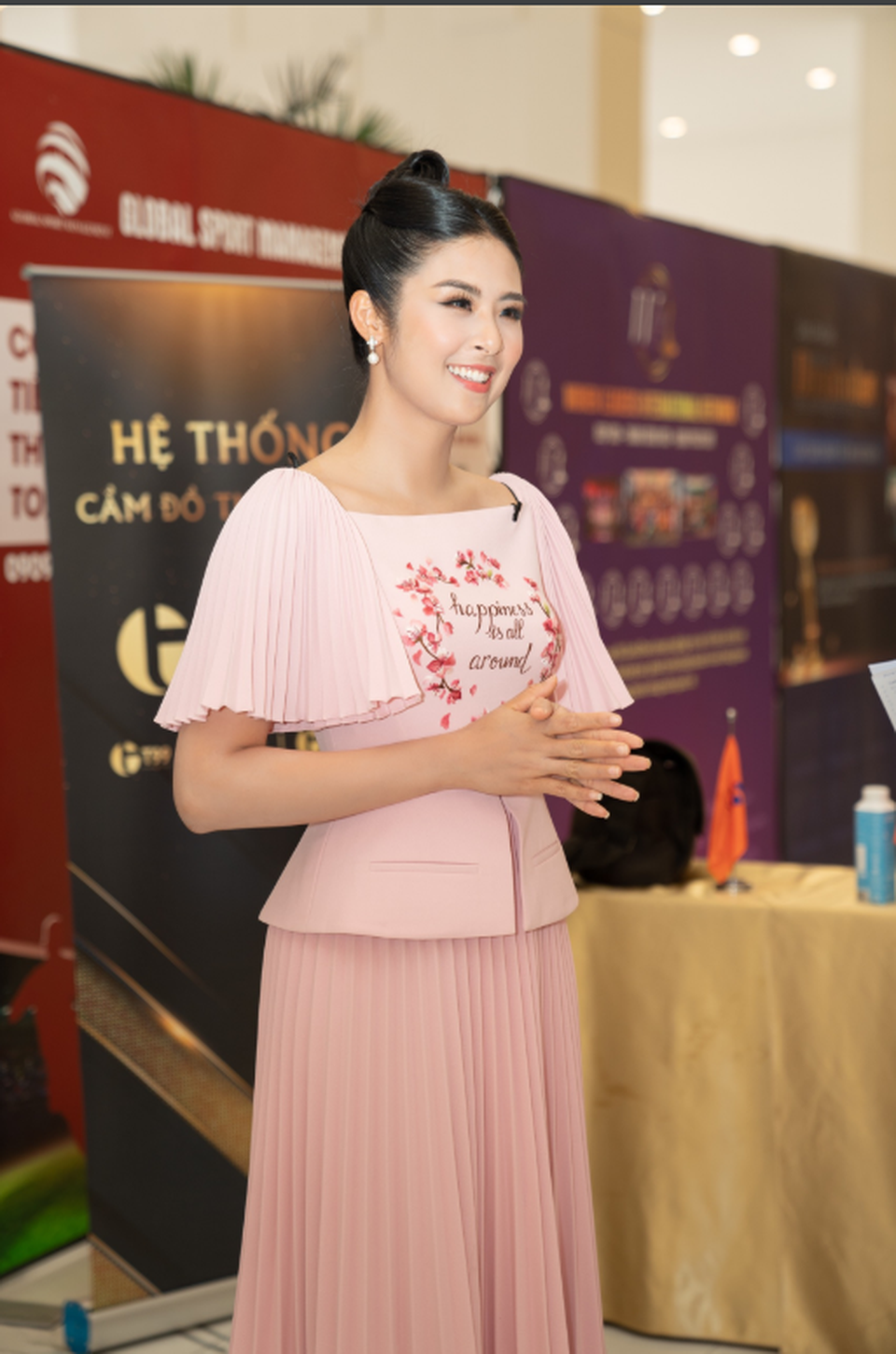 Hoa hậu Ngọc Hân dự sự kiện Phụ nữ khởi nghiệp trên nền tảng số - 9 Hoa hậu Ngọc Hân dự sự kiện Phụ nữ khởi nghiệp trên nền tảng số - 9