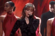 Màn biểu diễn lịch sử của Lisa tại lễ trao giải Oscar 2025