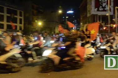 Việt Nam Á Quân U23 Châu Á, Cổ động viên Sài Gòn quậy xuyên đêm