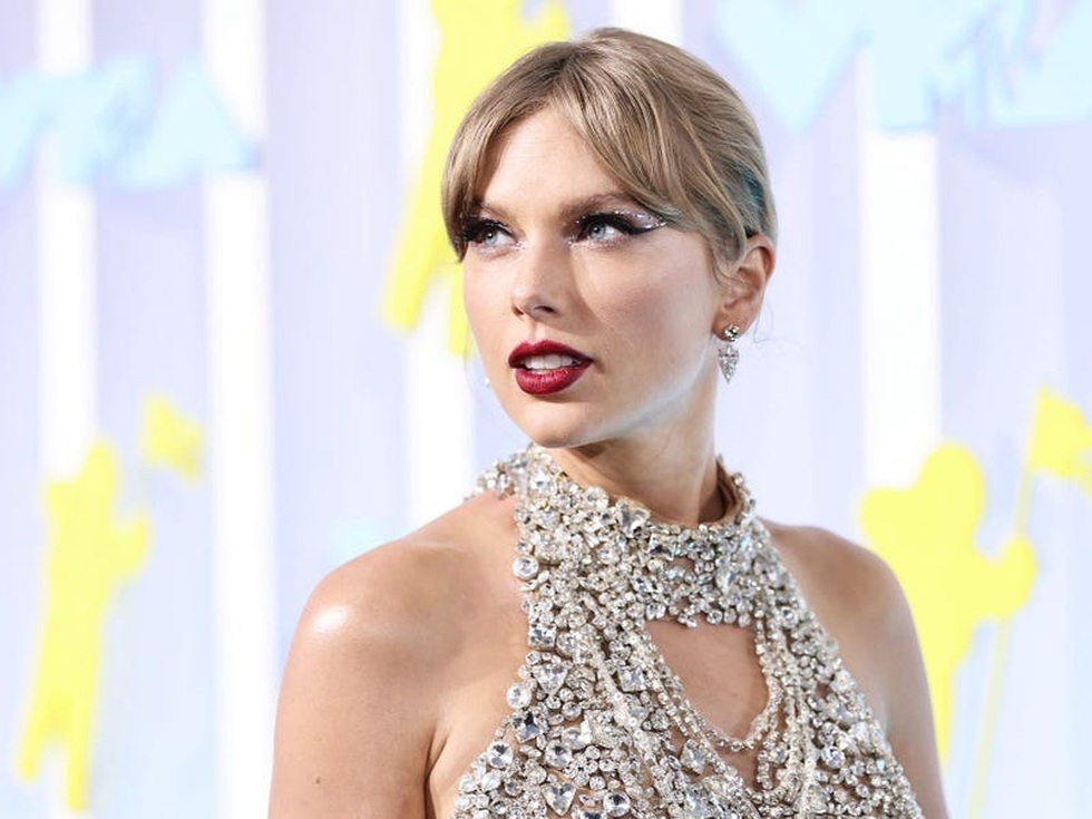 Chỉ đi hát mà tài sản tỷ đô, Taylor Swift kiếm tiền và tiêu tiền thế nào? - 6 Chỉ đi hát mà tài sản tỷ đô, Taylor Swift kiếm tiền và tiêu tiền thế nào? - 6