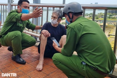 Cụ ông 86 tuổi định nhảy cầu vì không muốn là gánh nặng cho con cháu