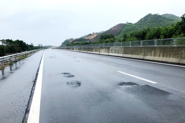 Bạn đọc nghĩ về thưởng và phạt công trình vừa dùng đã hỏng