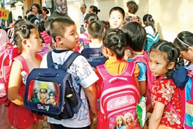 Sẽ thu bảo hiểm y tế theo năm học