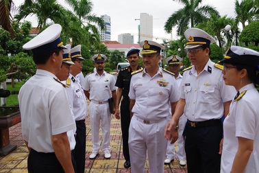 Phó Tham mưu trưởng Hải quân Ấn Độ thăm Học viện Hải quân Việt Nam